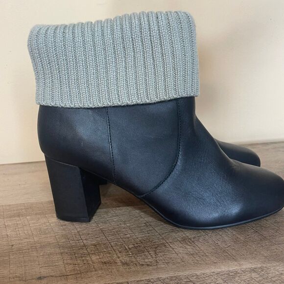 Size 11W Torrid Women's Black Leather Sweater Knit Top Ankle Boots - Picture 2 of 6